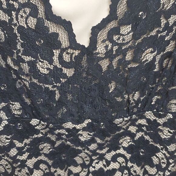 CONRAD C. Black Lace V-neck Long Sleeve Top - Size Medium - Picture 3 of 6
